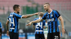 Inter Miláno remizoval so Sassuolom, Škriniar dostal v závere duelu červenú kartu
