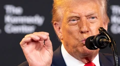 USA môžu vyslať do Poľska ďalších vojakov, vyhlásil Trump. Pochválil vzťahy medzi Washingtonom a Varšavou
