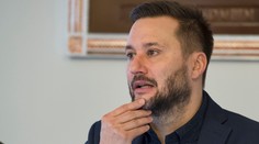 Primátor Bratislavy Vallo si v máji pre koronavírus znížil plat. Zo 6520 na 6048 eur