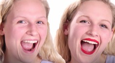 Tínedžerky nalíčili ich mamy. Z výsledku neboli veru nadšené