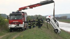 Pátranie vo Váhu sa skončilo. Našli auto aj s mŕtvym vodičom