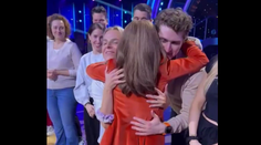 Vrúcne objatia na parkete: Paula Abdul prekvapila účastníkov Let's Dance