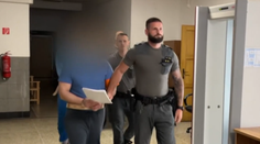 Dievčatko (2) zo Záhoria si prešlo peklom. Muž, ktorý ju mal týrať, sa postavil pred súd