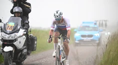Skvelý Kubiš s parádnym výsledkom hneď na úvod klasík. Van Aert mal veľkú smolu