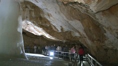 Pod zem vliezli státisíce Slovákov. Dobrovoľne