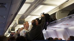 Nazývajú ich „uličkové vši“. Prečo sú títo cestujúci v lietadlách stále častejším problémom?