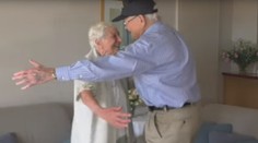 Ich príbeh dojíma svet. Vojak odletel za svojou láskou, videl ju po 71 rokoch