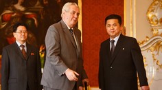 Severokórejský veľvyslanec v ČR je strýkom vodcu KĽDR. Údajne sa bojí o život