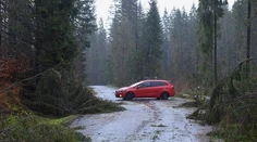 Vietor na Slovensku opäť naberal na sile, meteorológovia vydali výstrahy