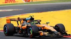 Víťaz kvalifikácie venoval triumf otcovi, vie, čo bude podstatné. Lando Norris sa výrazne prepadne