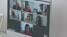 Namiesto komisie počítač. Mnohí vysokoškoláci robili štátnice cez telemost