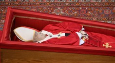 Lekár, ktorý ošetroval pápeža, prehovoril o jeho posledných chvíľach: František netrpel