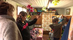 Opäť sme navštívili rodinu, ktorá žije z 28 € mesačne v prerobenom vagóne