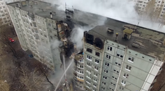 Dych vyrážajúce zábery: Po výbuchu plynu zostal v paneláku kráter