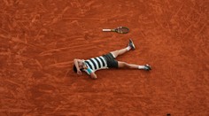 Roland Garros: Neuveriteľné finále rozhodol napínavý piaty set. Po famóznom obrate oslavuje Alcaraz