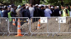 Na Novom Zélande začali pochovávať obete piatkovej masakry v mešitách