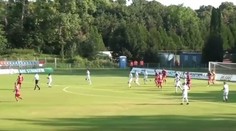 Volej, aký vidíme v prestížnych ligách. Takto sa v II. lige trafil hráč Bardejova