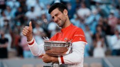 Djokovič senzačne otočil finále proti Tsitsipasovi a raduje sa z titulu na Roland Garros