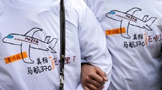 Rodiny 12 cestujúcich zmiznutého letu podali po dvoch rokoch žaloby