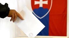 Exkluzívny prieskum: Slováci sa vo veľkom chystajú k urnám. Takmer polovica chce zmenu na čele krajov