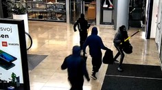 VIDEO: Nevydarená lúpež v Eurovei. Páchatelia si brúsili zuby na cennosti z klenotníctva