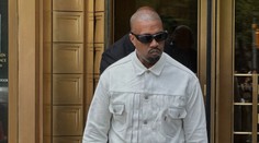Kanye West nepatrí do Bratislavy, tvrdia aktivisti. Vyzývajú Valla a Krúpu, aby zabránili koncertu kontroverzného rapera