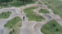 Na obľúbenej pumptrackovej dráhe úradujú vandali: Podpálená toaleta, vosk na trati a deti v ohrození