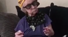 Táto 93-ročná prababka má neuveriteľný swag. Veď pozrite