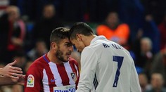 Koke označil Ronalda zoči voči za gaya. Ale aspoň som bohatý, kontroval Portugalčan