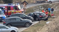 FOTO: Vážna nehoda na severe Slovenska: Zasahovali všetky záchranné zložky, povolali vrtuľník