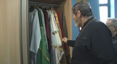 Kuriózna krádež na východe Slovenska. Zlodej sa ulakomil na kňazské rúcha