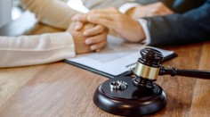 Kuriózne pochybenie. Vo Veľkej Británii rozviedli omylom iné manželstvo