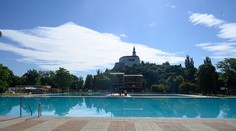 Sloboda aj pri kúpaní sa: Nepotrebujete rúško pri bazéne, ale ani pri jazere