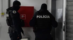 NAKA zadržala nebezpečného pravicového extrémistu, mladík (22) skončil vo väzbe
