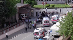 Výbuch bomby v aute zabil v Gaziantepe dvoch policajtov a 22 zranil