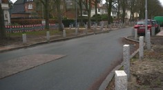 Pripomínajú im cintorín. Obyvatelia nemeckého Lubecku sa sťažujú na žulové stĺpiky, ktoré v uliciach osadilo mesto