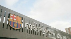 Ďalší dôsledok finančných problémov. Suma určená na platy sa Barcelone radikálne znížila