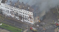 Panika v hoteli: Hostia utekali pred ohňom, krásna viktoriánska budova je v plameňoch