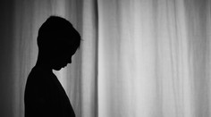 Týrané deti trpia celý život. Následky násilia sa prejavujú v ich vzťahoch a správaní