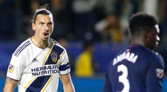 V nominácii na Puskásovu cenu za najkrajší gól sú aj Messi a Ibrahimovič