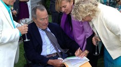 Exprezident Bush st. sa opäť zranil