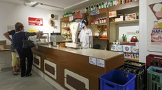 Na vajíčka pracujeme 15 minút, na televízor 8,5 dňa. Vieme, ako sa za 35 rokov zmenili ceny