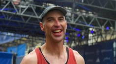 Maratón, štyri kilometre plávania a 180 na bicykli. Železný Chára na prvom Ironmanovi udivil časom