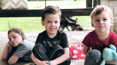 Spevák oznámil tragickú správu. Jeho synček sa utopil