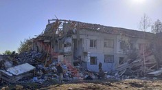 Ruský útok na Dnipro. Pod troskami bytovky našli telo dvojročného dievčatka