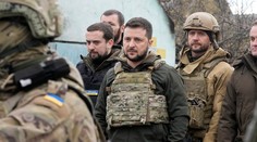 Zabarikádovali sa a zhasli svetlá. Zelenskyj prvýkrát detailne opísal, ako ho počas prvých hodín invázie chceli zajať ruské komandá