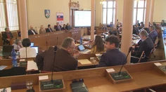 Po nedávnych voľbách prišlo veľké „upratovanie“. Niektorí možno budú musieť vrátiť odmeny