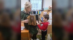 Našla netradičný spôsob, ako pomáhať deťom s postihnutím. Tie, ktoré nekomunikovali, začínajú vydávať zvuky