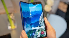 Skladateľný smartfón od Samsungu pod paľbou kritiky: Recenzenti hlásia problémy s displejom