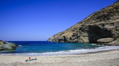 Obľúbená pláž sa za pár sekúnd zmenila na nepoznanie. Grécky klenot zničil masívny zosuv skál